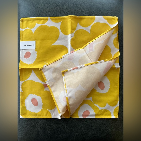 Marimekko Unikko Napkin Set 3 Pieces Yellow Peach - Picture 4 of 6